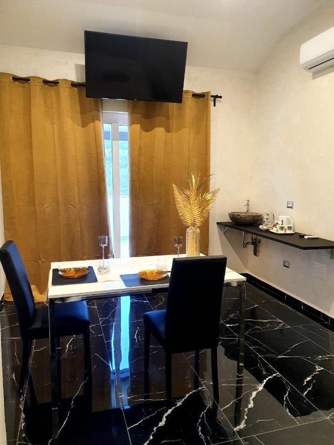 Setteabbracci Suite & Apartments 바로니씨 외부 사진